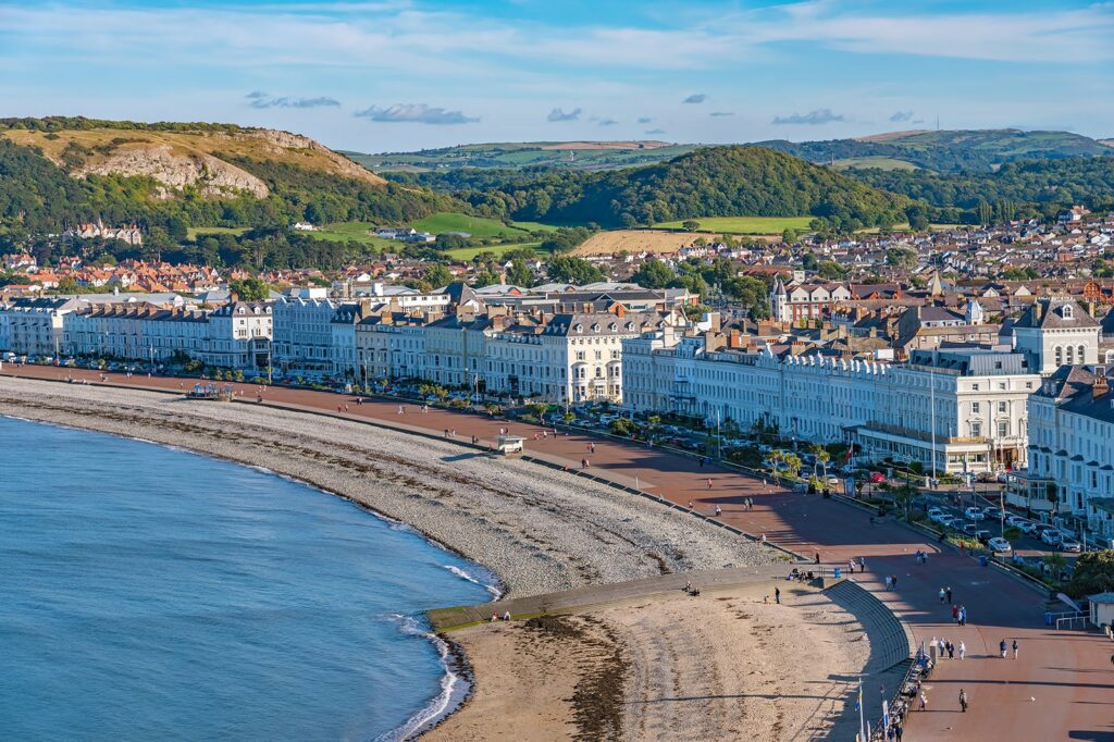 Popular Seaside Towns To Visit In North Wales – Wrexham